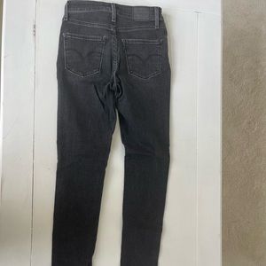 Levi’s 721 High Rise Skinny size 26